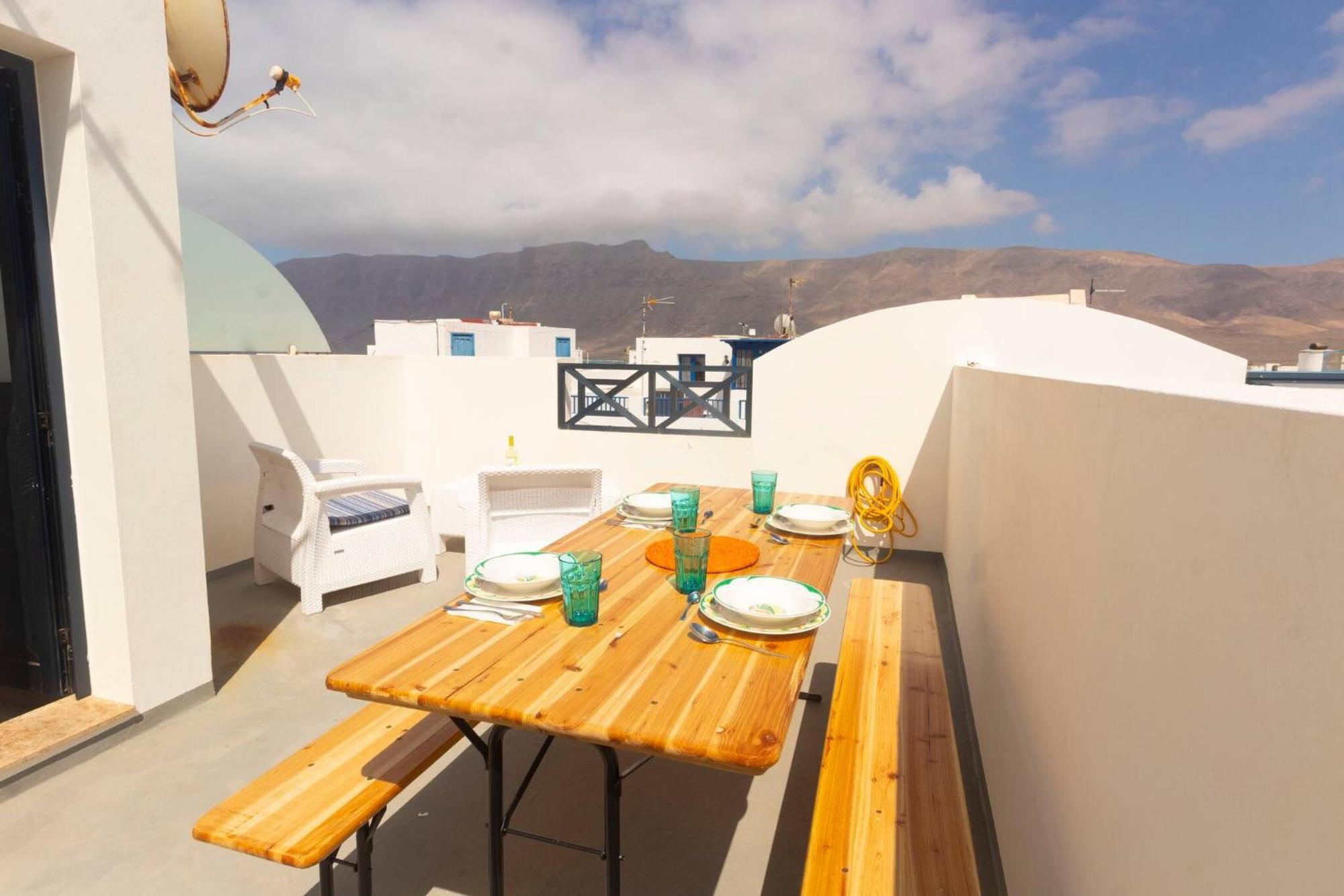 Casa Bianca Caleta De Famara Hotel Exterior photo