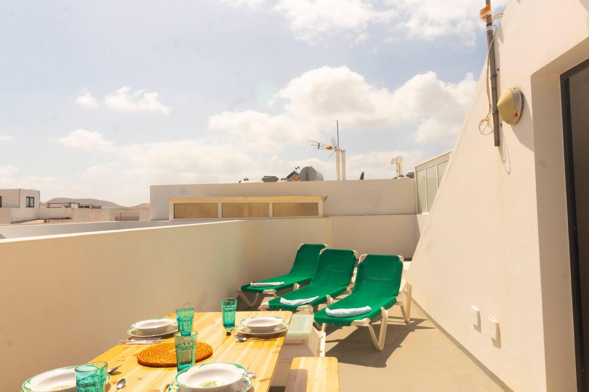 Casa Bianca Caleta De Famara Hotel Exterior photo