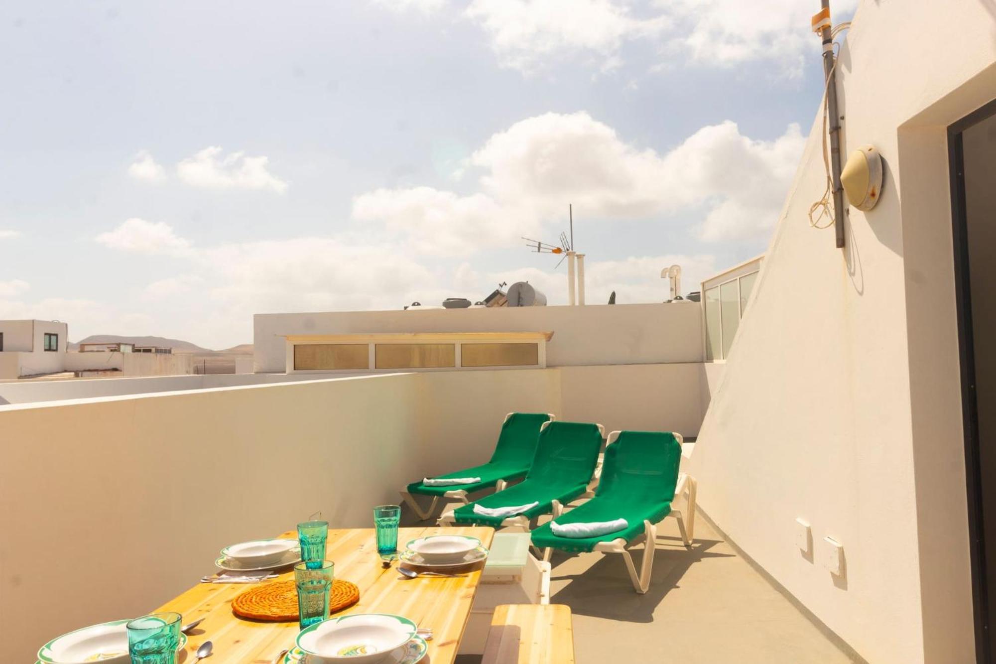 Casa Bianca Caleta De Famara Hotel Exterior photo