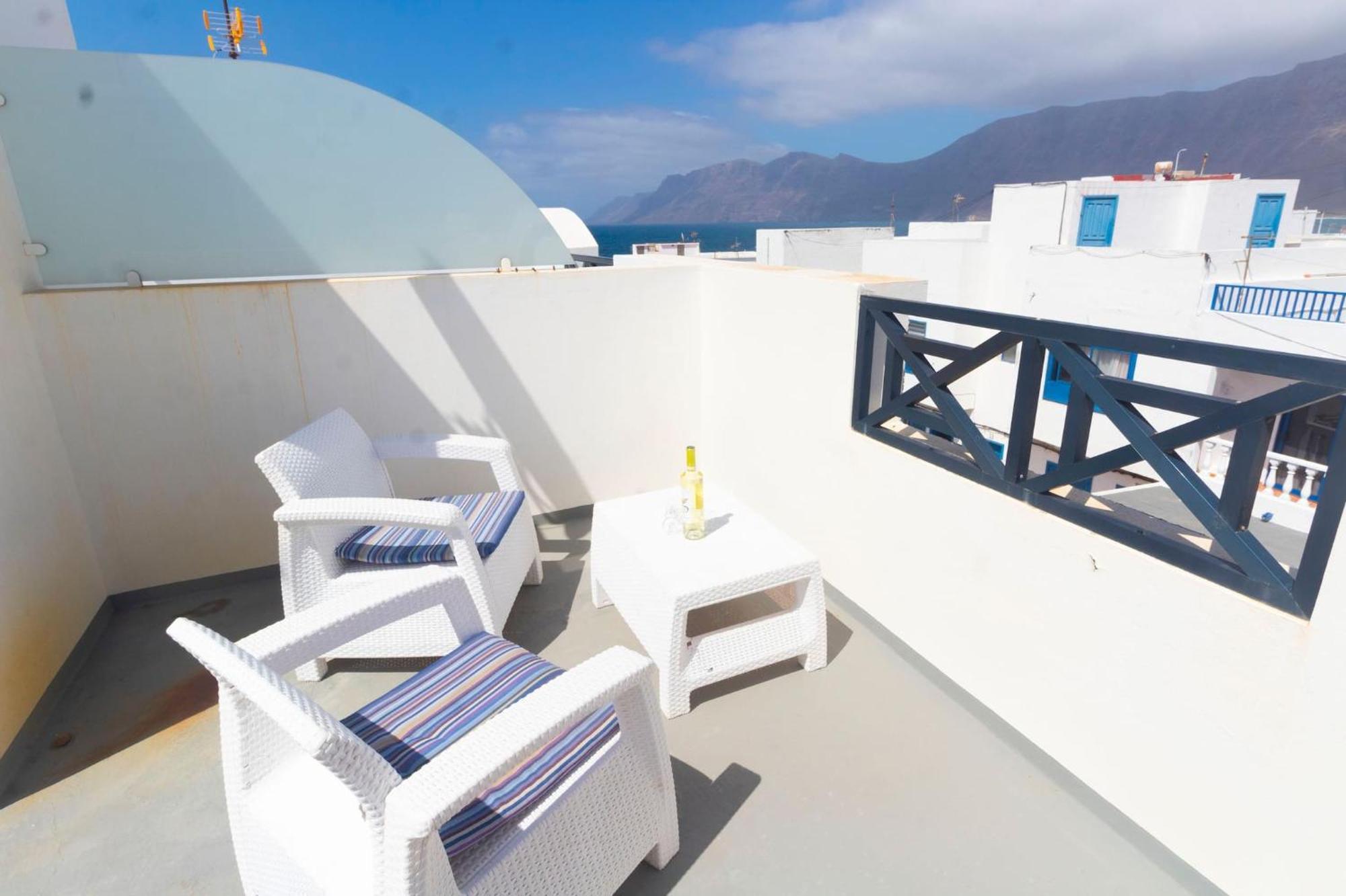 Casa Bianca Caleta De Famara Hotel Exterior photo